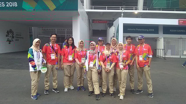 এশিয়ান গেমসে স্বেচ্ছাসেবীদের একাংশ। ছবি: প্রথম আলো