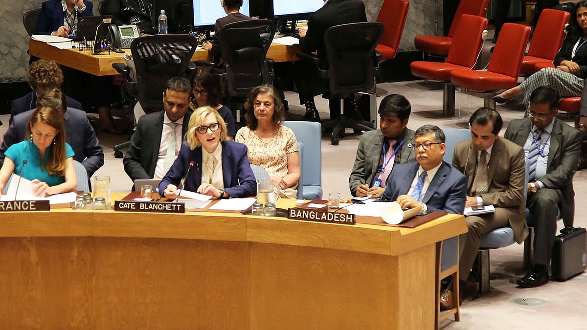 বিশিষ্ট চলচ্চিত্রশিল্পী ও জাতিসংঘ উদ্বাস্তু সংস্থার শুভেচ্ছাদূত কেট ব্লানচেট বক্তব্য রাখছেন। ছবি: জাতিসংঘ তথ্য দপ্তর