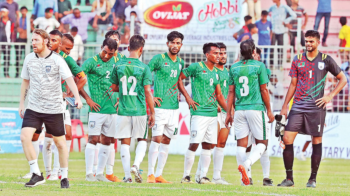 কাল শ্রীলঙ্কার কাছে অপ্রত্যাশিতভাবে হেরে গেছে বাংলাদেশ। ছবি: প্রথম আলো
