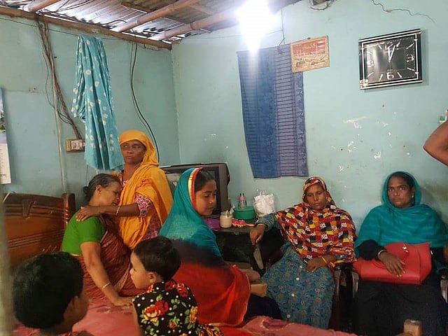 আকিফার স্বজনদের আহাজারি। ছবি: প্রথম আলো