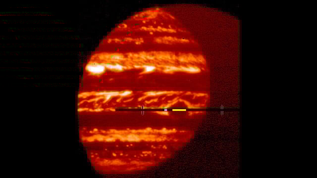 বৃহস্পতির মেঘে পানির সন্ধান পাওয়ার দাবি করেছেন বিজ্ঞানীরা। ছবি: নাসা।