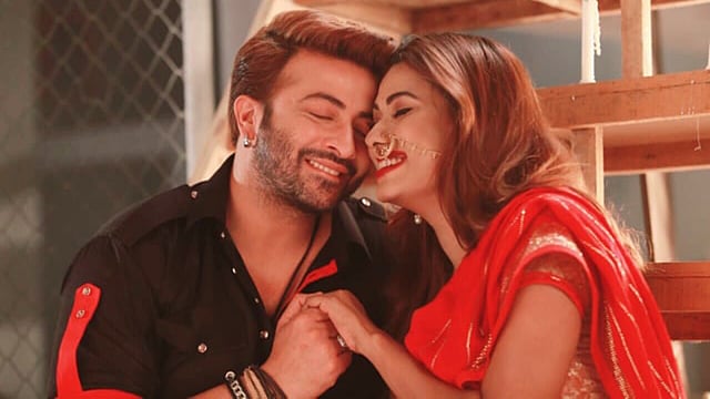 ‘নোলক’ ছবিতে শাকিব খান ও ববি