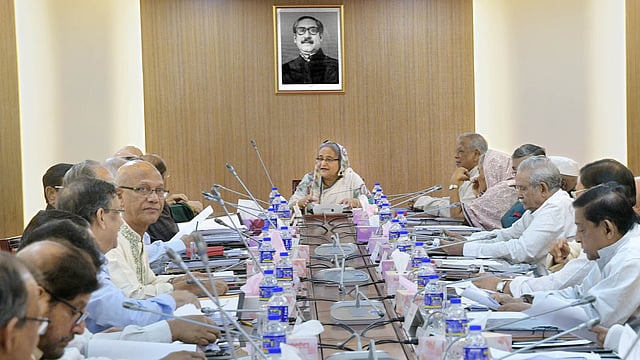 সচিবালয়ে আজ সোমবার প্রধানমন্ত্রী শেখ হাসিনার সভাপতিত্বে অনুষ্ঠিত হয় মন্ত্রিসভার নিয়মিত বৈঠক। ছবি: ফোকাস বাংলা