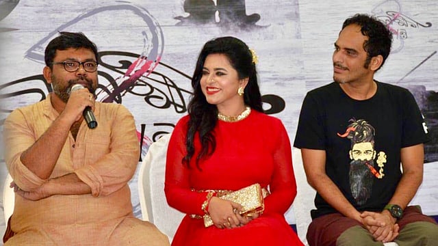 ‘রাজলক্ষ্মী ও শ্রীকান্ত’ ছবির নায়ক ঋত্বিক চক্রবর্তী, জ্যোতিকা জ্যোতি ও প্রদীপ্ত ভট্টাচার্য