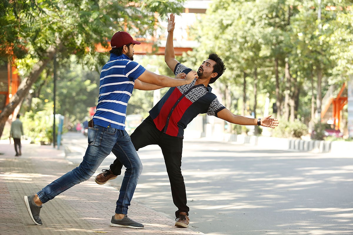 রাগ নিয়ন্ত্রণ করতে না পারলে অন্যের ও নিজের ক্ষতি হতে পারে। প্রতীকী এই ছবির মডেল হয়েছেন: অভি ও দেব। ছবি: সুমন ইউসুফ