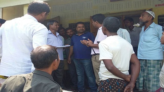আসামে নাগরিক নিবন্ধন সংশোধনের কাজ চলছে। ছবি: সংগৃহীত