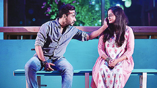 একজন সঙ্গে ছিল নাটকে অভিনয় করেছেন সজল ও অপর্ণা