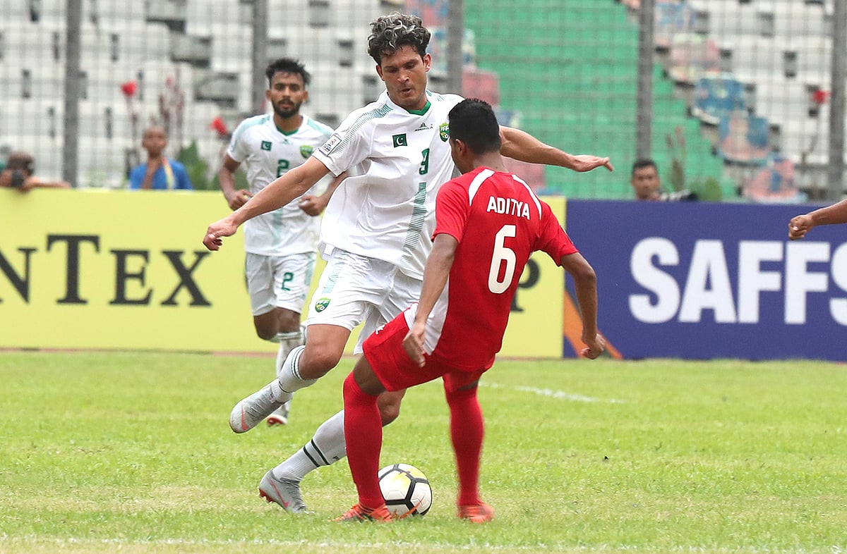 প্রতি আক্রমণে বাংলাদেশকে ঘায়েল করতে চায় পাকিস্তান।