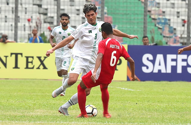 প্রতি আক্রমণে বাংলাদেশকে ঘায়েল করতে চায় পাকিস্তান।
