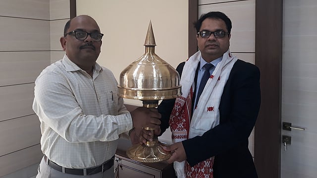আসামের মুখ্যসচিবের সঙ্গে সৌজন্য সাক্ষাতে বাংলাদেশের সহকারী হাইকমিশনার। ছবি: প্রথম আলো