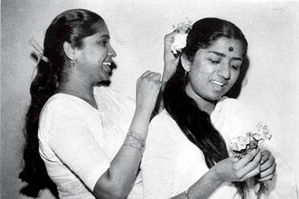 আশা ভোঁসলে ও লতা মঙ্গেশকর