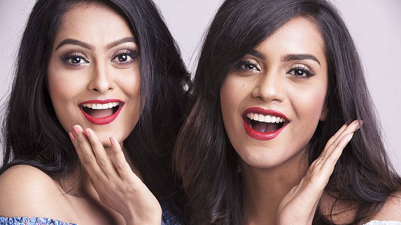 এমন সুন্দর হাসির পেছনে থাকে সুস্থ, সবল, অক্ষত দাঁত। ছবি: অধুনা