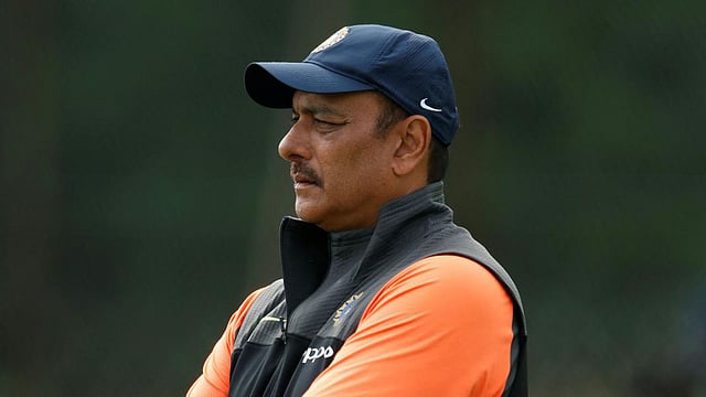 ইংল্যান্ডে বাজেভাবে টেস্ট সিরিজ হেরে সমালোচিত রবি শাস্ত্রী। ছবি: রয়টার্স