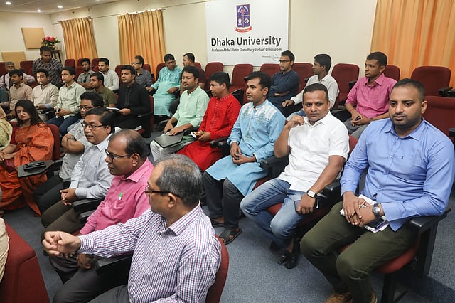 বৈঠকে অংশ নিয়ে ছাত্র নেতারা দ্রুততম সময়ের মধ্যে ডাকসু নির্বাচনের দাবি জানান। ছবি: দীপু মালাকার