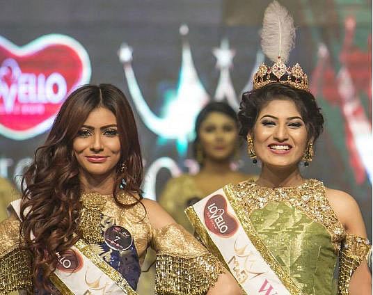 গত বছর ‘মিস ওয়ার্ল্ড বাংলাদেশ’ ঘোষণা করা হয় জান্নাতুল নাঈম এভ্রিলকে (ডানে)। তাঁর বিরুদ্ধে তথ্য গোপনের প্রমাণ পাওয়া যায়। পরে তাঁকে বাদ দিয়ে প্রথম রানারআপ জেসিয়া ইসলামকে (বাঁয়ে) বিজয়ী ঘোষণা করা হয়। ‘মিস ওয়ার্ল্ড’ প্রতিযোগিতায় বাংলাদেশ থেকে অংশ নেন তিনি