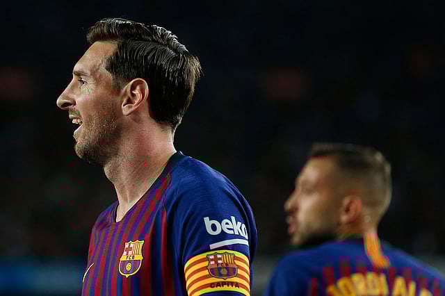 আগের ম্যাচেও দাড়ি ছিল মেসি ও পিকের। দুজনই কেটে ফেলেছেন দাড়ি। ছবি: এএফপি