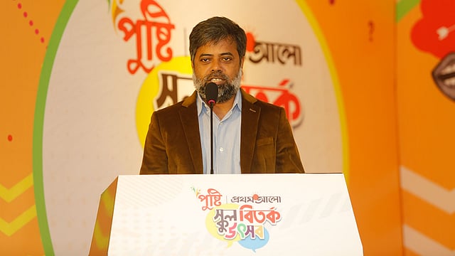 পুষ্টি-প্রথম আলো স্কুল বিতর্ক উৎসবের কর্মশালা ও উদ্বোধনী অনুষ্ঠানে বক্তব্য দিচ্ছেন টি কে গ্রুপের পরিচালক (বিক্রয় ও বিপণন) মোহাম্মদ মোফাচ্ছেল হক।