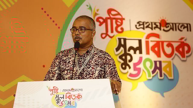 কর্মশালার সঞ্চালনায় ছিলেন প্রথম আলোর যুব কর্মসূচির সমন্বয়ক মুনির হাসান।