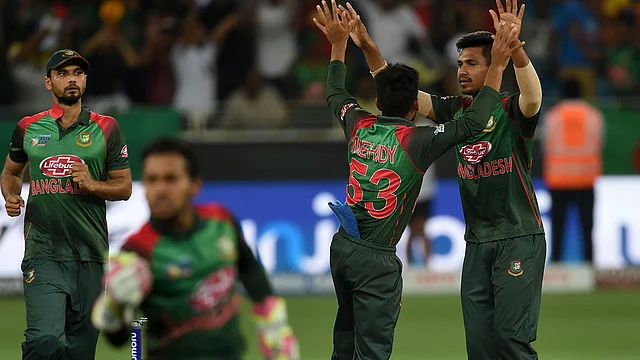 ব্যাটসম্যানদের ব্যর্থতা প্রায় ঢেকেই দিয়েছিলেন বোলাররা। ছবি: এএফপি