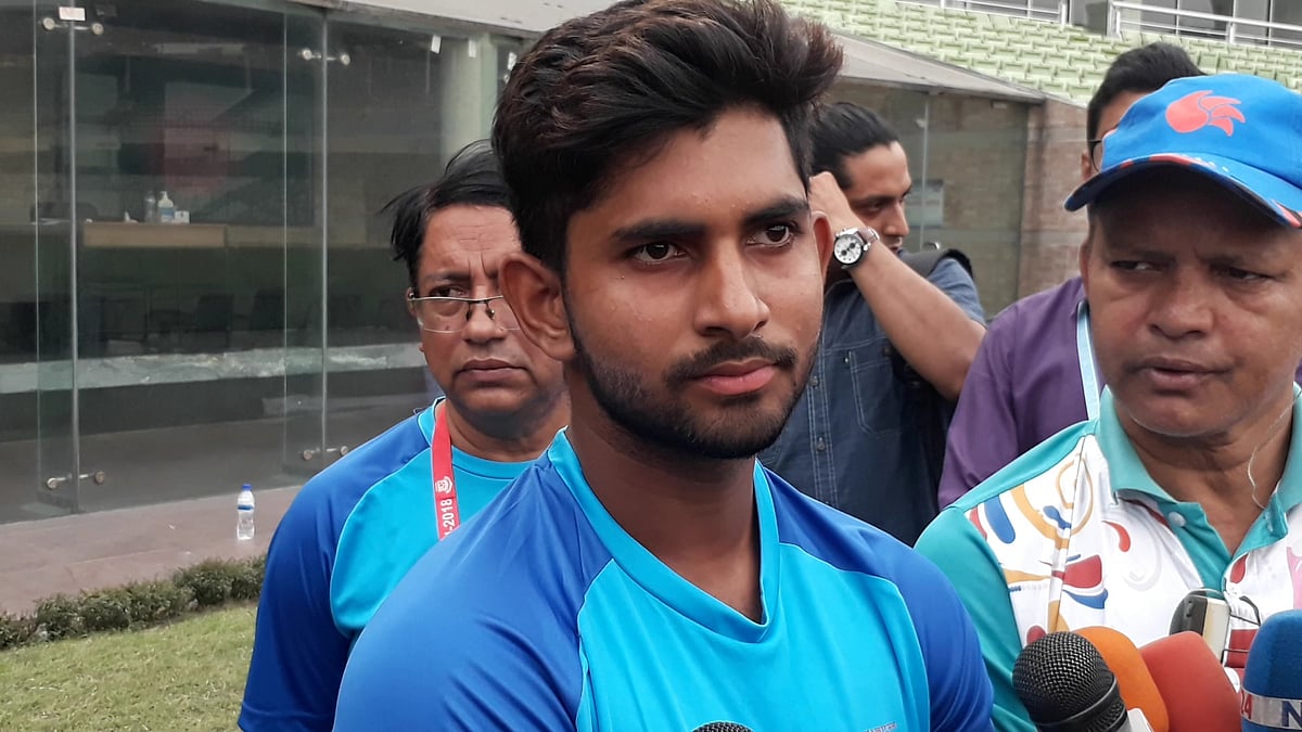 ভারতীয় বোলিংয়ের সামনে বুক চিতিয়ে লড়েছিলেন শামীম। কিন্তু শেষ রক্ষা করতে পারেননি। ছবি: রানা আব্বাস