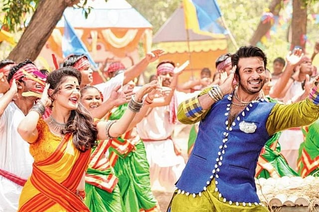 এস কে মুভিজের ‘শিকারি’ ছবির দৃশ্যে শ্রাবন্তী ও শাকিব খান