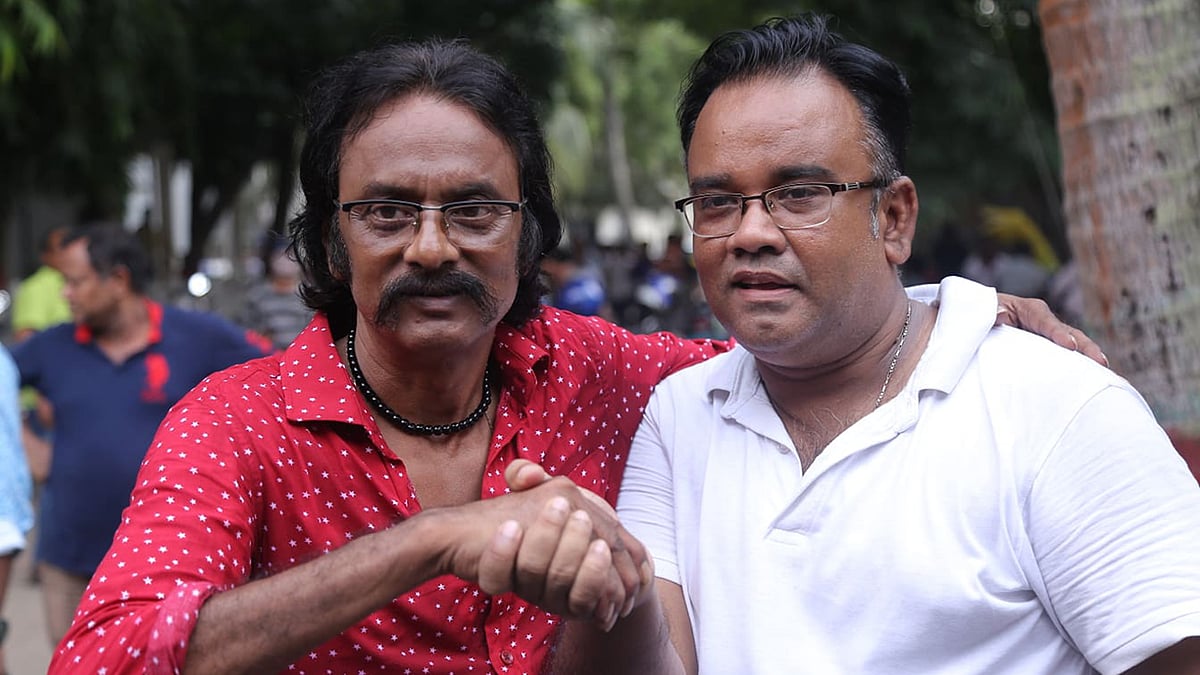 ডিরেক্টরস গিল্ডের নির্বাচনে বিজয়ী সভাপতি সালাহউদ্দিন লাভলু ও সাধারণ সম্পাদক এস এ হক অলীক