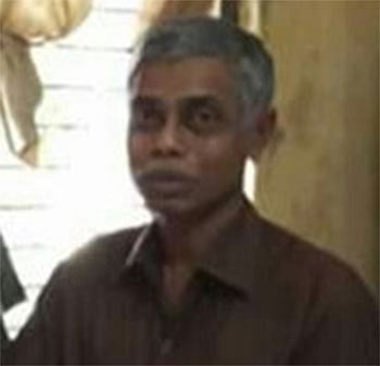 সরকারি মোংলা কলেজের রসায়ন বিভাগের শিক্ষক মৃণাল কান্তি বিশ্বাস। ছবি: লেখক