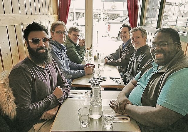 এক্সবক্সের সহকর্মীদের সঙ্গে