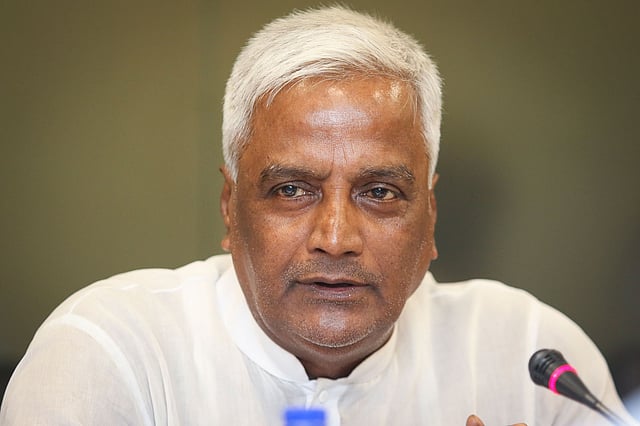 আবুল হোসাইন