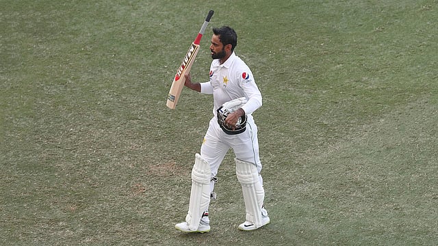 দুই বছর পর টেস্ট ক্রিকেটে ফিরেই সেঞ্চুরি হাফিজের। ছবি: এএফপি