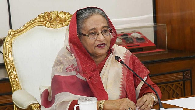 বেসরকারি টেলিভিশন চ্যানেল মালিকদের সংগঠন অ্যাসেসিয়েশন অব প্রাইভেট টেলিভিশন চ্যানেল ওনার্সের (এটিসিও) নেতৃবৃন্দের সঙ্গে সাক্ষাৎকালে বক্তব্য রাখছেন প্রধানমন্ত্রী শেখ হাসিনা। প্রধানমন্ত্রীর কার্যালয়, তেজগাঁও, ঢাকা, ১০ অক্টোবর। ছবি: প্রধানমন্ত্রীর কার্যালয়