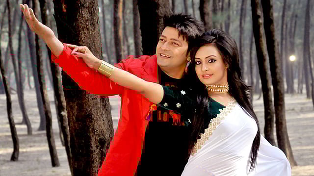 মেঘকন্যা ছবিতে ফেরদৌস ও িনঝুম রুবিনা