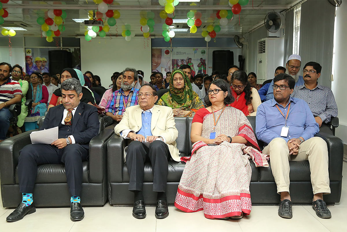 ইন্টারন্যাশনাল ডে ফর গার্ল চাইল্ড উপলক্ষে বিশেষ অনুষ্ঠানে বাংলাদেশে ব্রিটিশ হাইকমিশনার (ভারপ্রাপ্ত) ক্যানবের হোসেন বোর, ইউসেপ বাংলাদেশের চেয়ারম্যান এ কিউ সিদ্দিকী, প্রধান নির্বাহী কর্মকর্তা তাহসিনা আহমেদসহ অন্যান্যরা। ছবি: সংগৃহীত