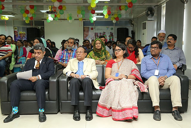 ইন্টারন্যাশনাল ডে ফর গার্ল চাইল্ড উপলক্ষে বিশেষ অনুষ্ঠানে বাংলাদেশে ব্রিটিশ হাইকমিশনার (ভারপ্রাপ্ত) ক্যানবের হোসেন বোর, ইউসেপ বাংলাদেশের চেয়ারম্যান এ কিউ সিদ্দিকী, প্রধান নির্বাহী কর্মকর্তা তাহসিনা আহমেদসহ অন্যান্যরা। ছবি: সংগৃহীত