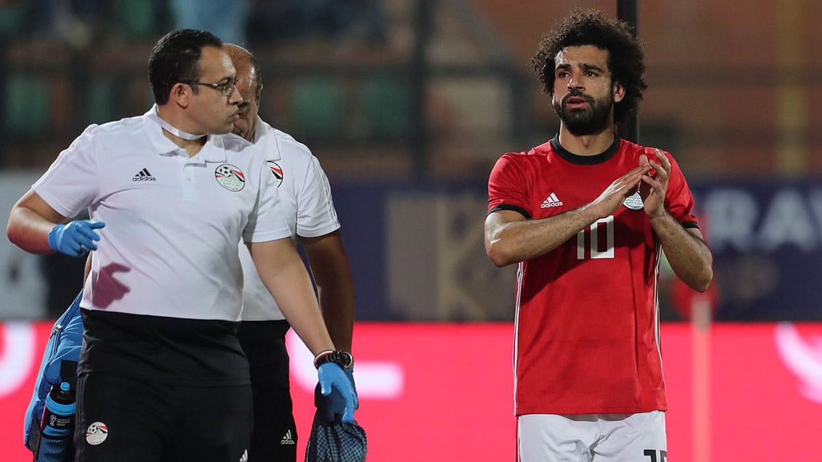 দুর্দান্ত গোল করলেও চোট নিয়ে মাঠ ছাড়তে হয় সালাহকে। ছবি: টুইটার