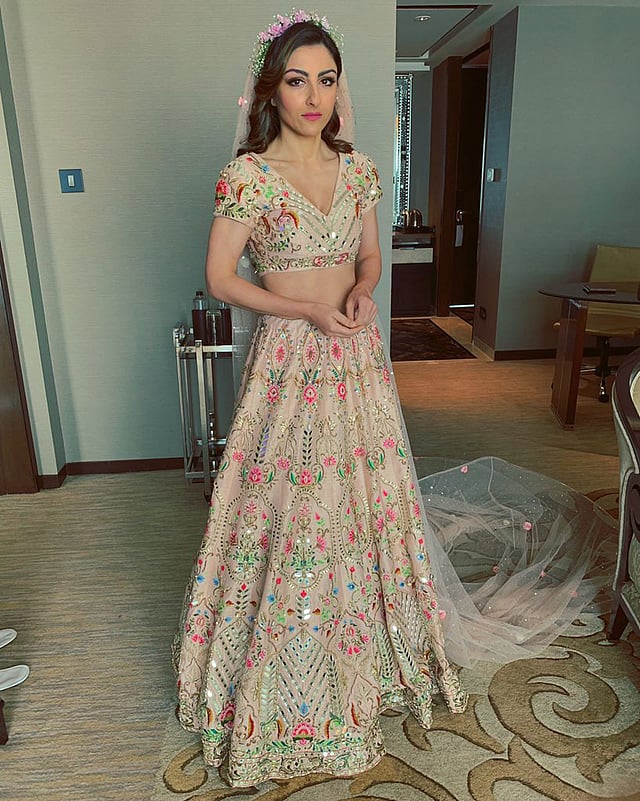 বিয়ের সাজে সোহা আলী খান। ১৪ অক্টোবর। ছবি: টুইটার