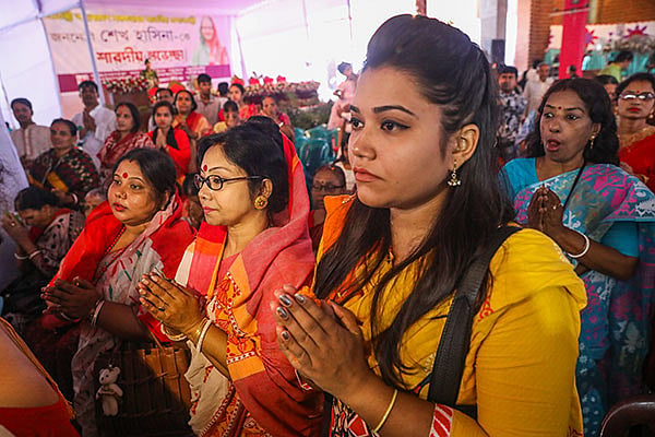 মায়ের কাছে প্রার্থনা।