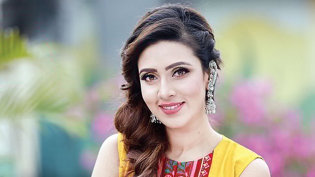 এলোমেলো বেণিতেও দেখাবে স্নিগ্দ্ধ