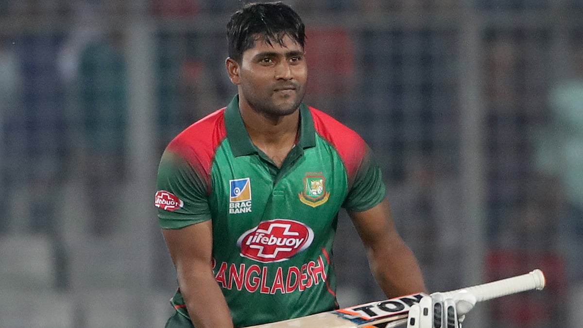 বাবা হওয়ার উদ্‌যাপন দুর্দান্ত এক ইনিংসে করলেন ইমরুল। ছবি: শামসুল হক