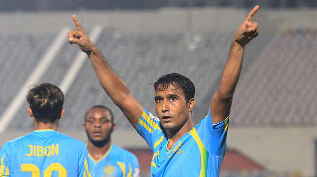 আবাহনী লিমিটেড থেকে বসুন্ধরায় নাম লিখিয়েছেন নাসিরউদ্দীন চৌধুরী। ফাইল ছবি