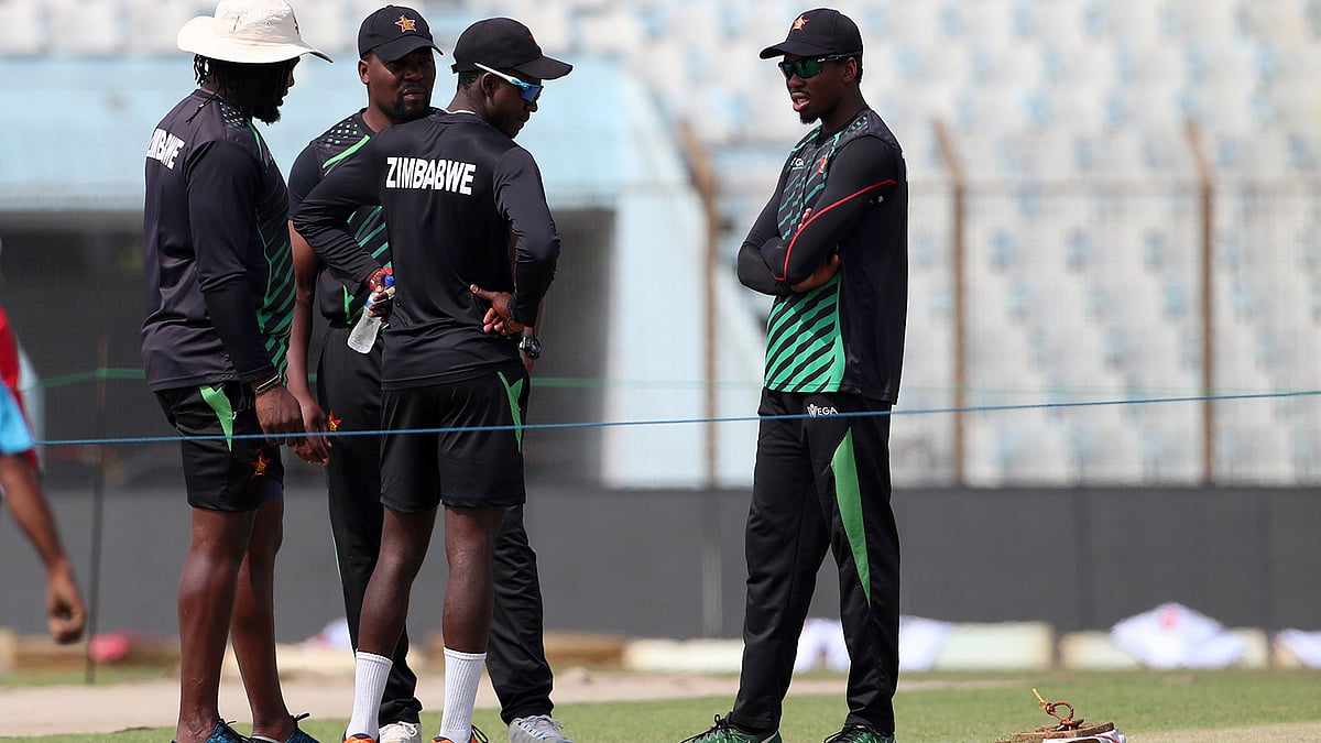 জিম্বাবুয়ের বিপক্ষে বাংলাদেশের লড়াইটা একতরফা তাতে কিছু আসে যায় না মাশরাফির। ছবি: শামসুল হক