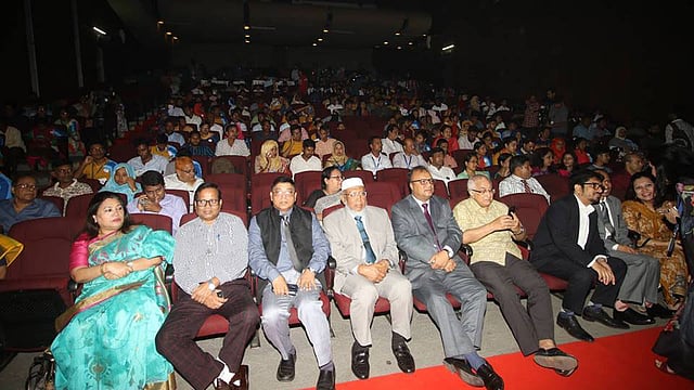 অদম্য মেধাবী সংবর্ধনা ২০১৮ অনুষ্ঠানে আমন্ত্রিত অতিথিরা। ছবি: প্রথম আলো