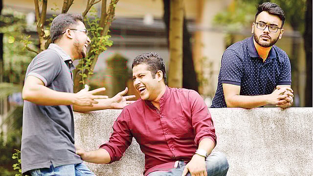 বন্ধুর ভালো সময়ে খুশি হওয়াটা প্রকৃত বন্ধুত্বের লক্ষণ। মডেল: শাহরিয়ার, আয়মান ও সজল। ছবি: সুমন ইউসুফ