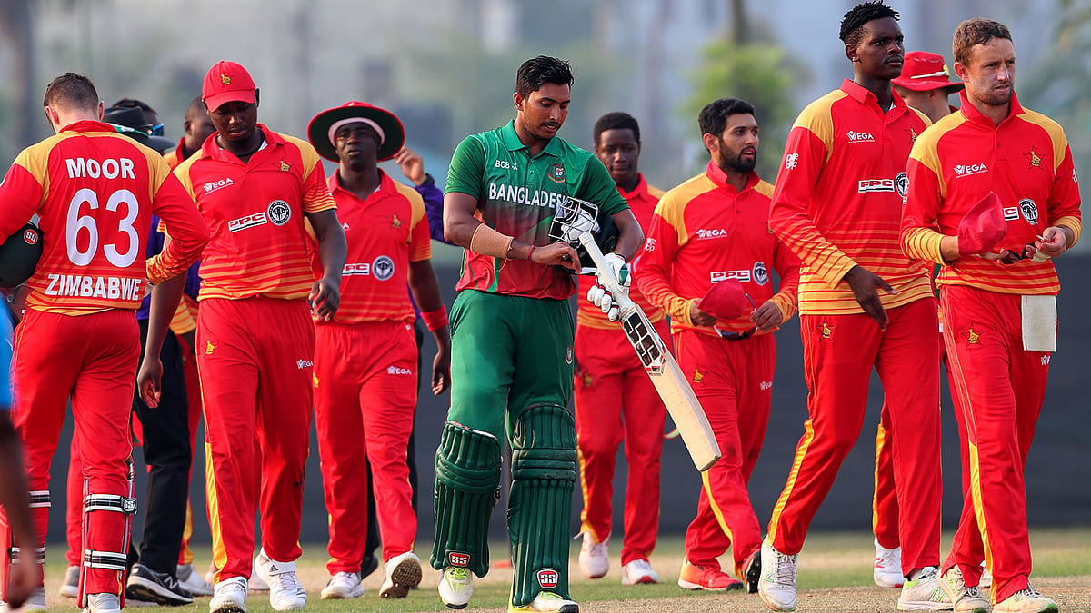 জিম্বাবুয়ের বিপক্ষে সিরিজের তৃতীয় ওয়ানডতে খেলানো হতে পারে সৌম্য সরকারকে। কিন্তু তাঁকে খেলানো হবে কোন জায়গায়? ছবিটি গত শুক্রবার বিকেএসপির প্রস্তুতি ম্যাচের সময় তোলা। ছবি: প্রথম আলো