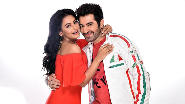 ইন্সপেক্টর নটি কে ছবিতে বাংলাদেশের নুসরাত ফারিয়ার সঙ্গে ভারতের জিৎ