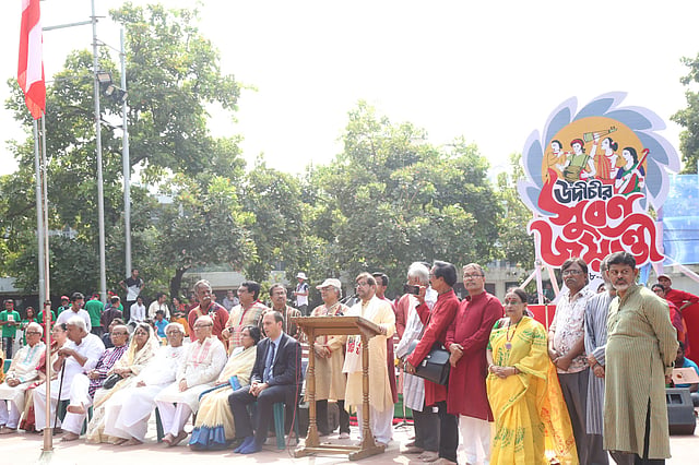 উদ্বোধনী অনুষ্ঠানে বক্তৃতা দেন সংস্কৃতিমন্ত্রী আসাদুজ্জামান নূর