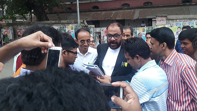 খালেদা জিয়ার পক্ষে আদালতে কোনো আইনজীবী ছিলেন না। দুদকের পক্ষে আইনজীবী মোশাররফ হোসেন কাজল আদালতে হাজির ছিলেন। ছবি: আসাদুজ্জামান