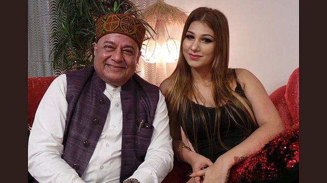 অনুপ জালোটা ও জশলিন মাথারু