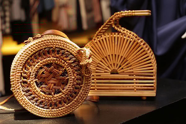 উপকরণই এসব ব্যাগের সৌন্দর্য