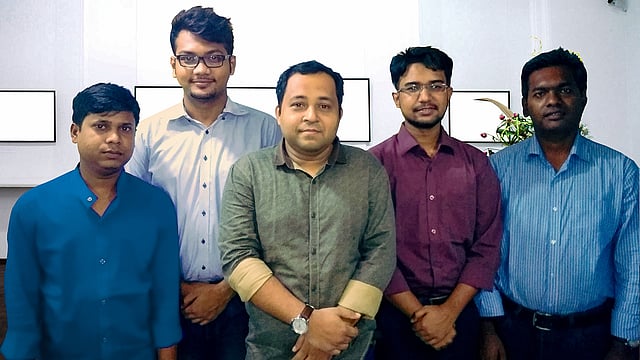 ভেজালমুক্ত খাবার সরবরাহে কাজ করছেন মাই অরগানিক বিডির উদ্যোক্তারা।